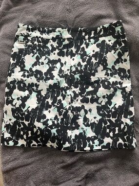 Stretchy abstract print skort (size 10)